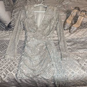 Sequin dress w/ stilettos size 8 . Brand New !! ❤️